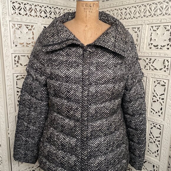 Max Mara Herringbone Puffer Jacket - Picture 5 of 13